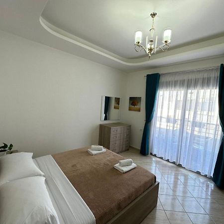 Trea Accomodations - Port Side Вльора Екстер'єр фото