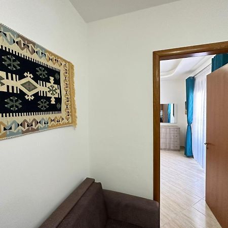 Trea Accomodations - Port Side Вльора Екстер'єр фото