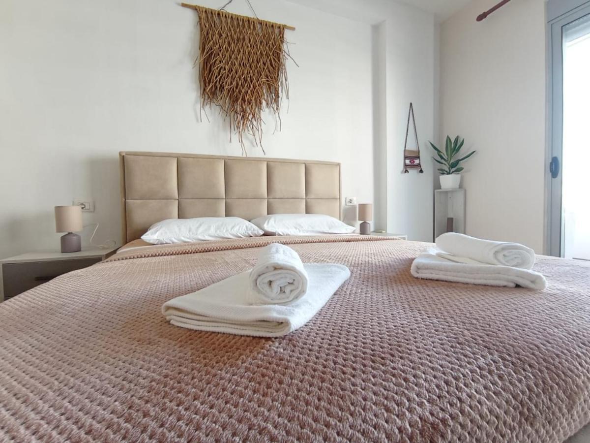 Trea Accomodations - Port Side Вльора Екстер'єр фото