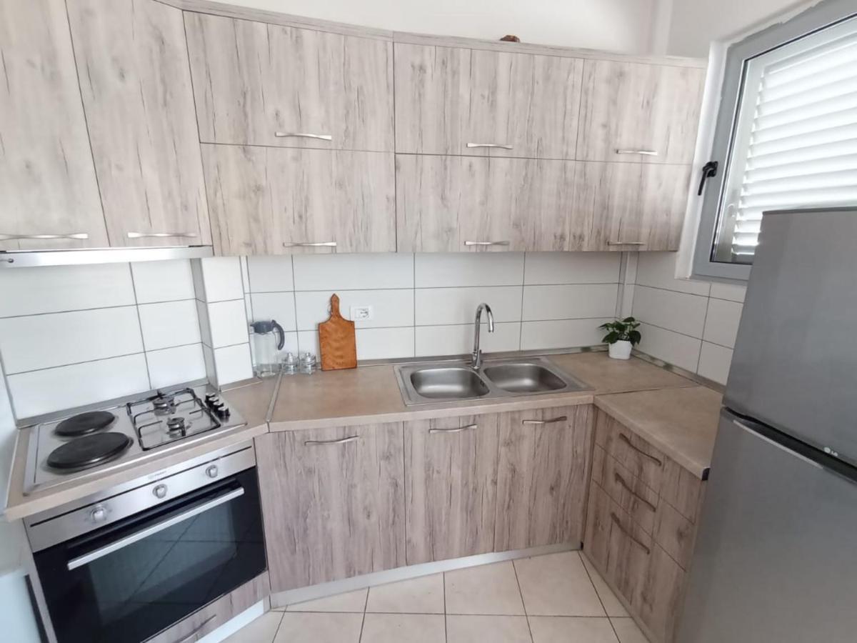 Trea Accomodations - Port Side Вльора Екстер'єр фото