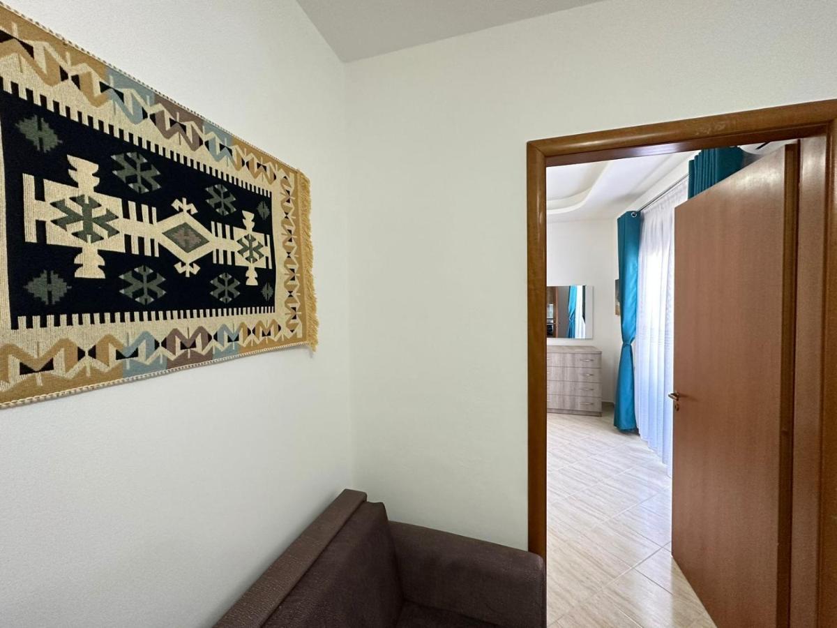 Trea Accomodations - Port Side Вльора Екстер'єр фото