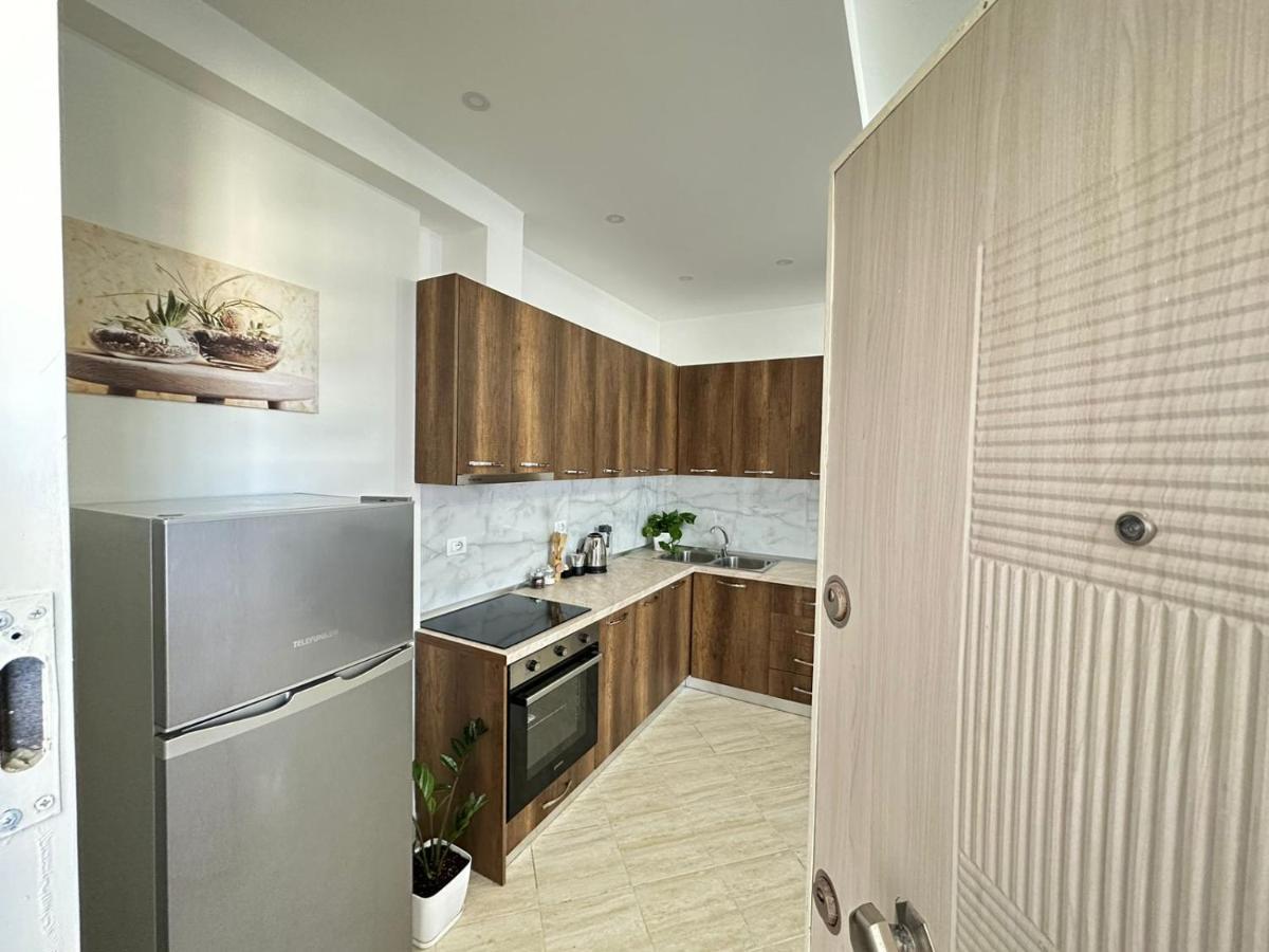 Trea Accomodations - Port Side Вльора Екстер'єр фото