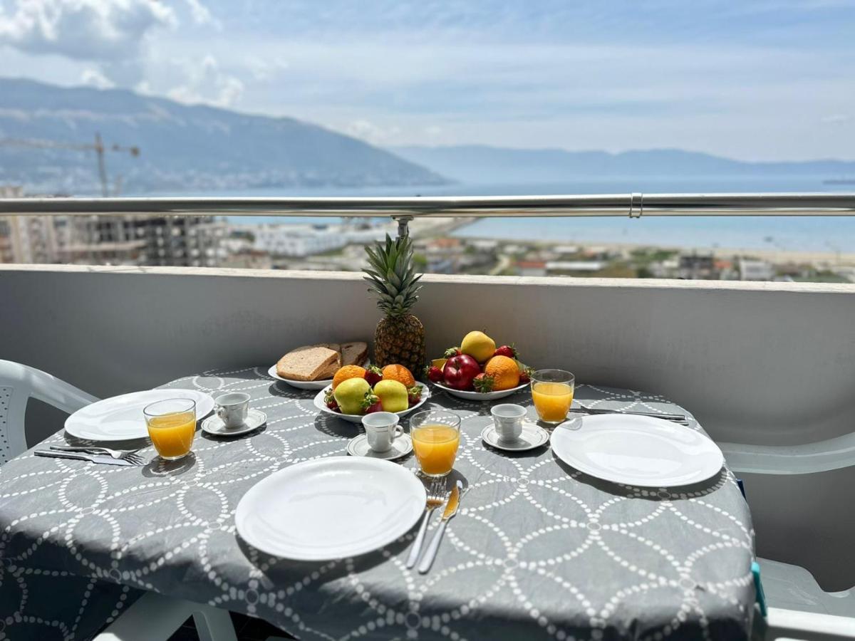 Trea Accomodations - Port Side Вльора Екстер'єр фото