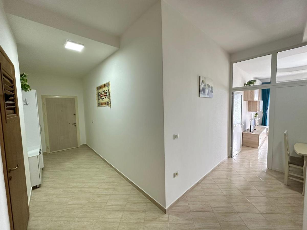 Trea Accomodations - Port Side Вльора Екстер'єр фото
