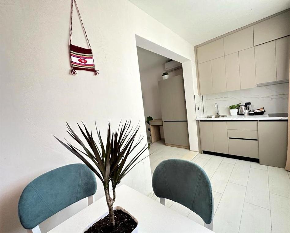 Trea Accomodations - Port Side Вльора Екстер'єр фото